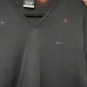 Nike Golf Men’s Black V-Neck Wool Blend Lightweight Sweater - Size Medium